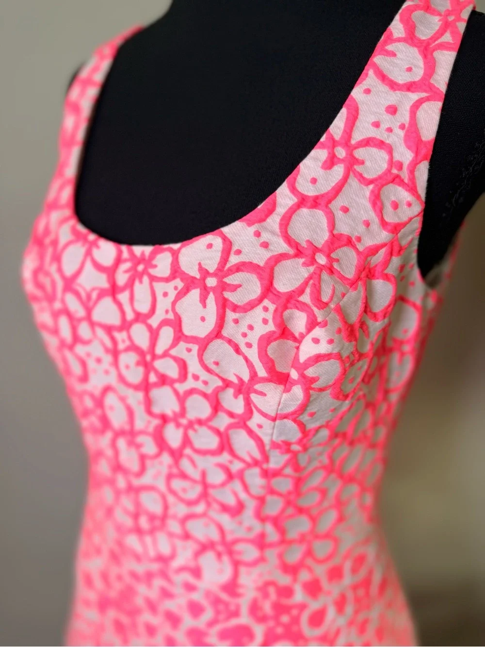 Lilly Pulitzer Neon Pink White Floral Embroidered Sleeveless Shift Dress Size 6 - Picture 5 of 12